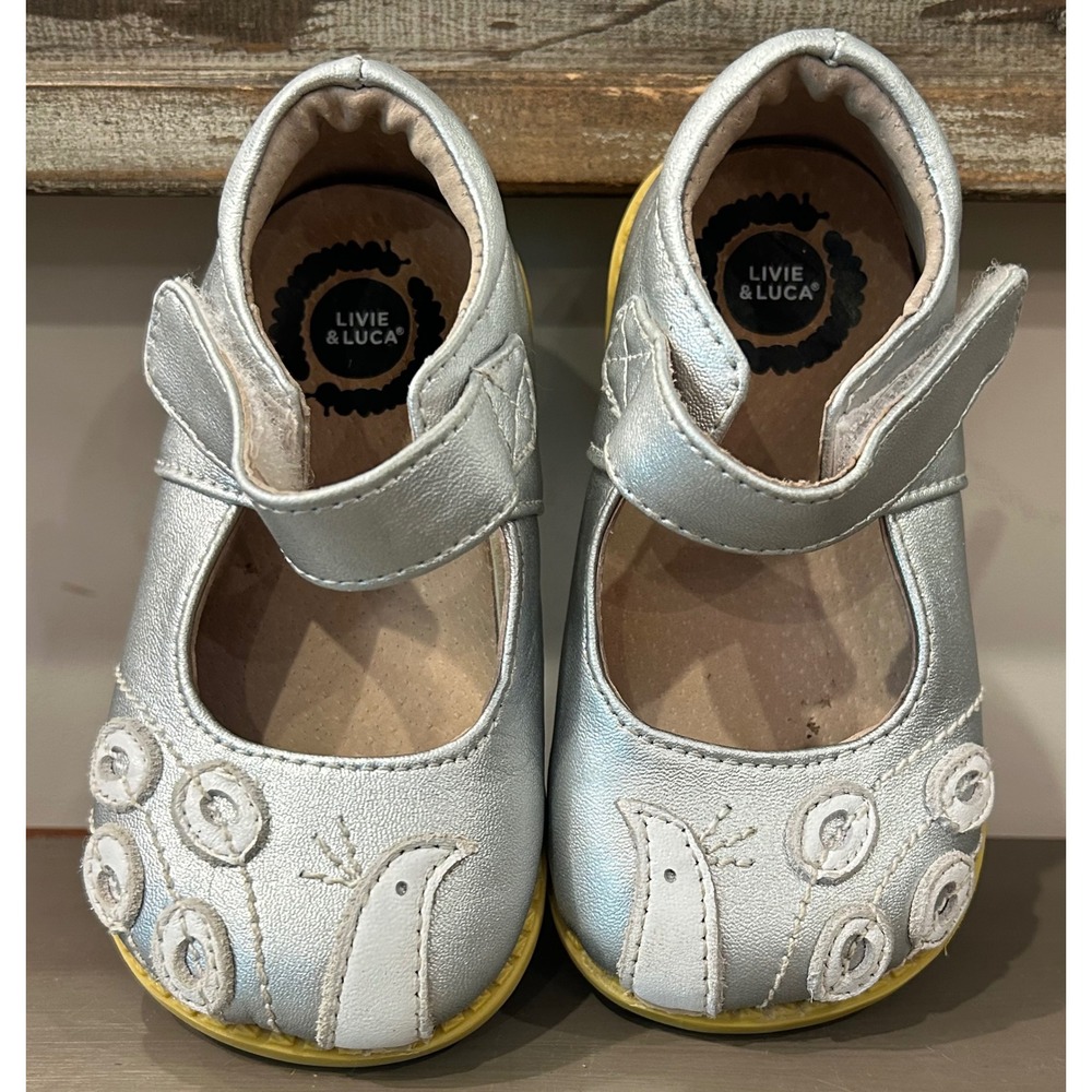 Livie & Luca Silver Metallic Leather Bird Applique Mary Jane Shoes Size 6